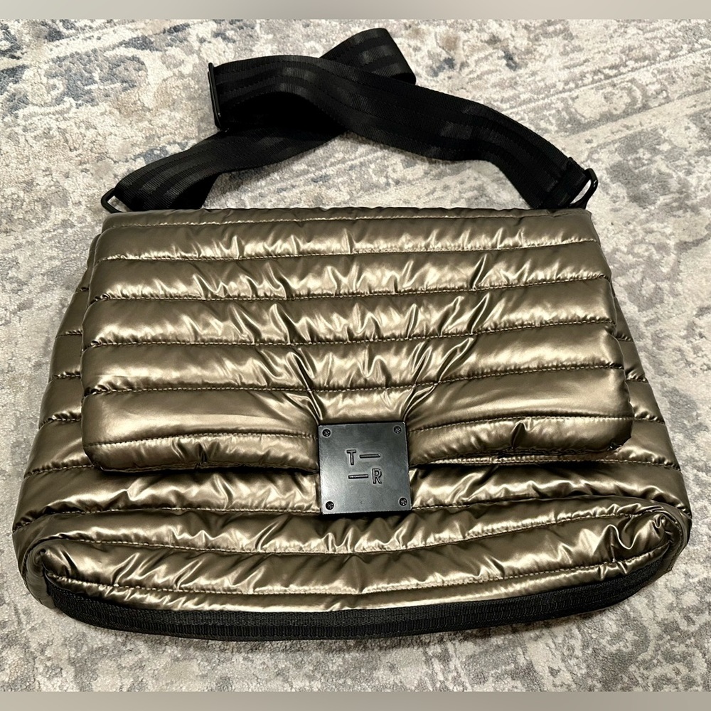 Think Rolyn messenger bag